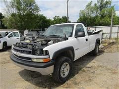 2002 Chevrolet 2500 Pickup For Parts 