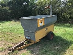 Knoedler Dial-A-Mix Feed Wagon 