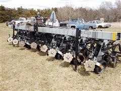 Hiniker 6000 Strip-Till Machine 