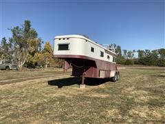 1981 McQuerry T/A Horse Trailer 