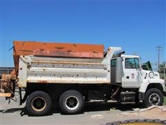 1996 Ford L9000 Sand Truck 