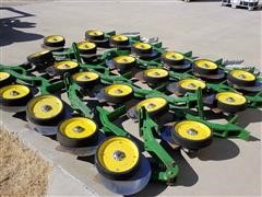 John Deere 1770 NT Single Disk Fertilizer Openers 