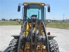 items/eb4e578a531ce41180be00155de252ff/2011johndeere244jloader