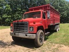 1979 International S1924 T/A Grain Truck W/Box & Hoist 