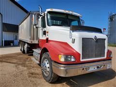 2003 International 9200 Tri/A Grain Truck 