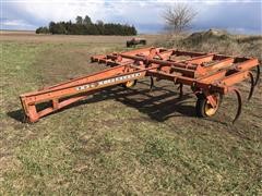 Massey Ferguson MF125 Pull Type Chisel Plow 