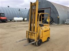 Towmotor 350 Forklift 