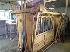 Powder River Hydraulic Chute 