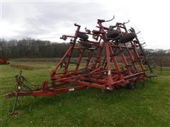 Case IH 4800 Vibra-Shank 32' Field Cultivator 