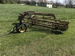 John Deere 670 Side-Delivery Hay Rake 