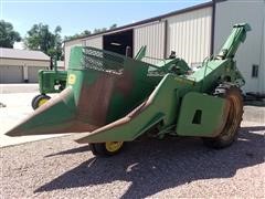 John Deere 237 Corn Picker 