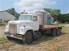 1971 International F2050 T/A Flatbed Truck 