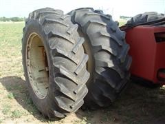 items/f4ab31ccb028e41180be00155de252ff/versatile900tractor