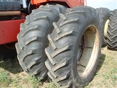 items/f4ab31ccb028e41180be00155de252ff/versatile900tractor