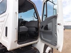 items/f590a7adf843e41180be00155de1c209/2006international4400sba6x4cabandchassis