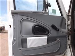items/f590a7adf843e41180be00155de1c209/2006international4400sba6x4cabandchassis