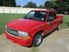 2000 Chevrolet S10 LS Extended Cab Pickup 