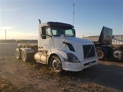 2004 Volvo VNL64T T/A Truck Tractor (INOPERABLE) 