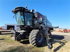 2015 Gleaner S68 2WD Combine 