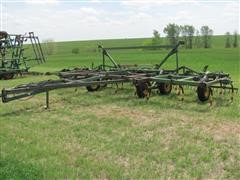 John Deere 1600 Field Cultivator 