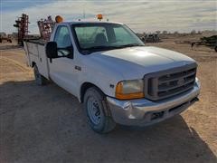 2001 Ford F250 2WD Pickup W/Service Bed For Parts 