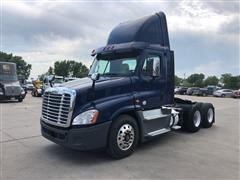 2013 Freightliner Cascadia CA125 T/A Day Cab Truck Tractor 