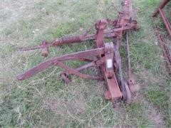 items/fdb99b3b5629e41180be00155de252ff/dearborn14-16sicklemower