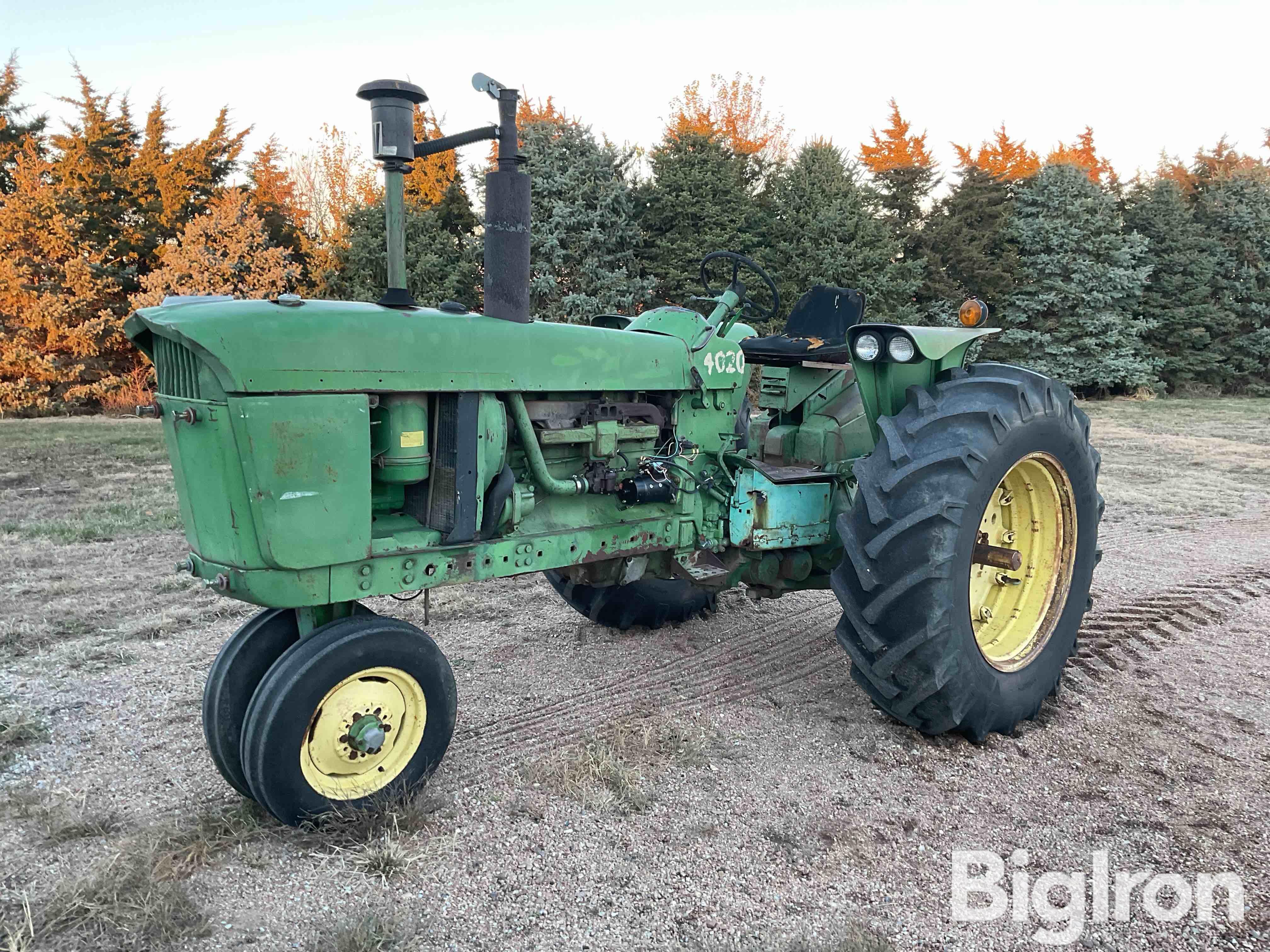 Photo of a 1965 John Deere 4020