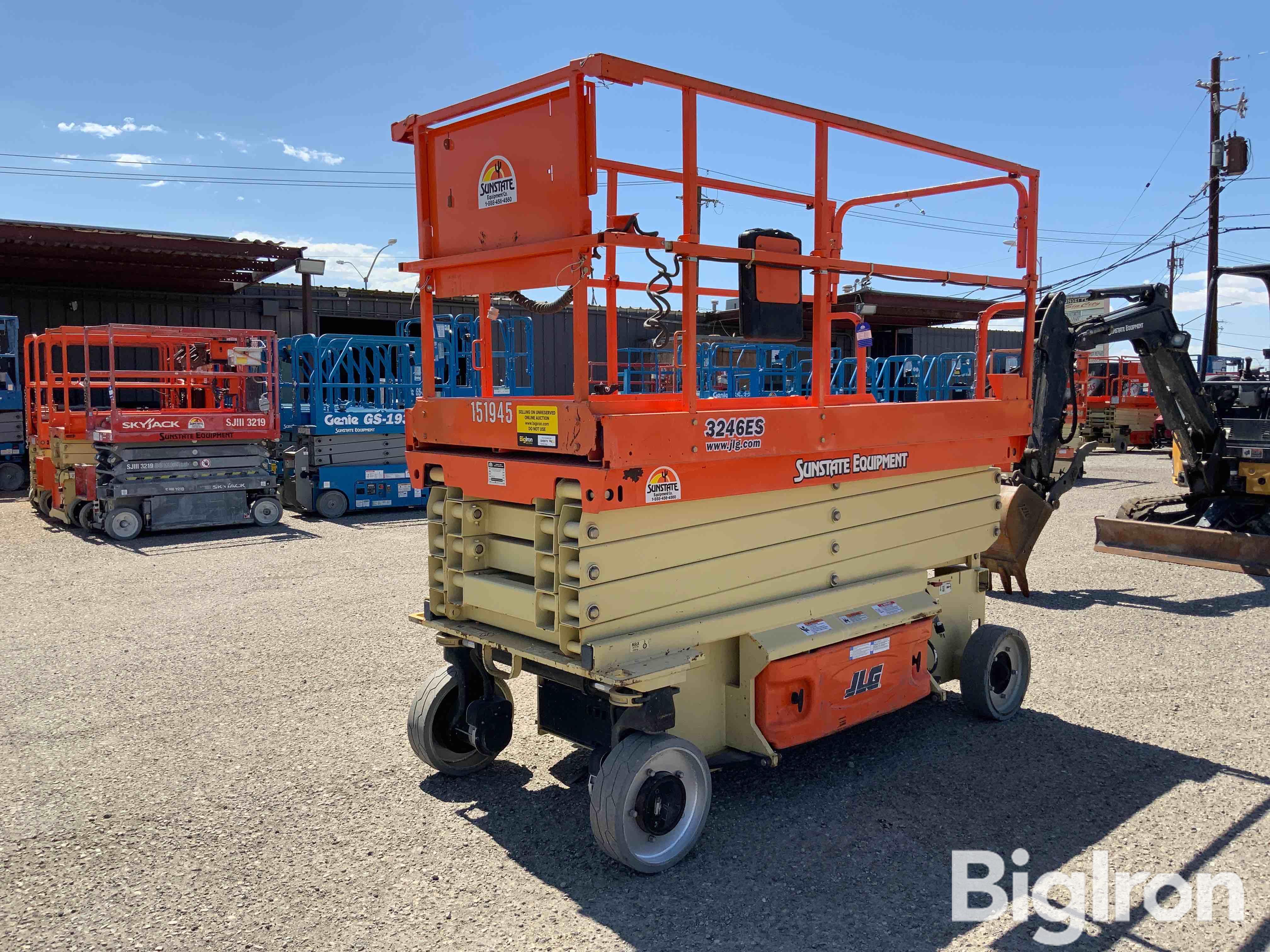 Photo of a 2015 JLG 3246ES