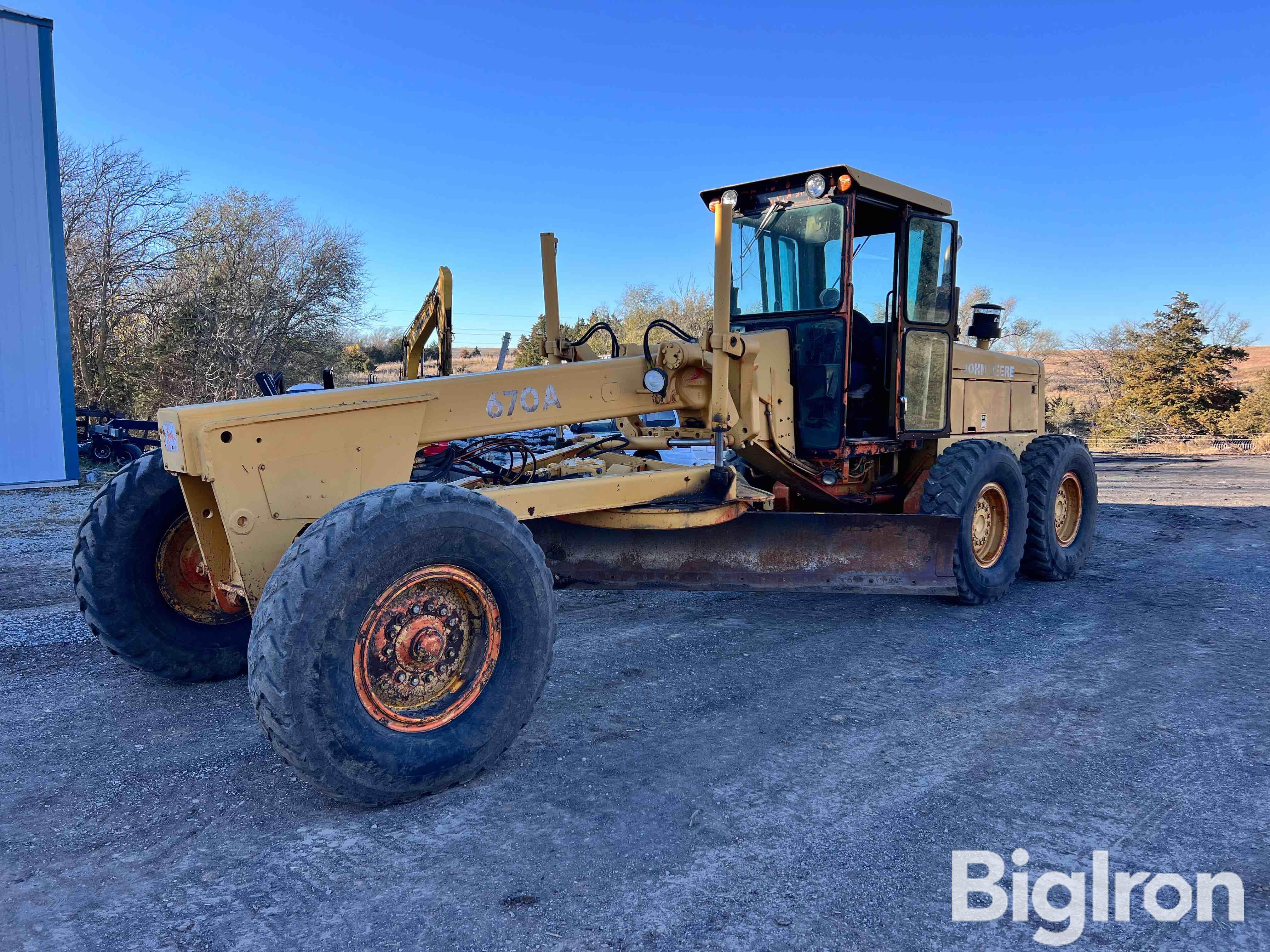 Photo of a  John Deere 670A