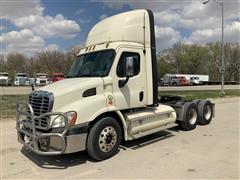 2014 Freightliner Cascadia 113 T/A Truck Tractor 