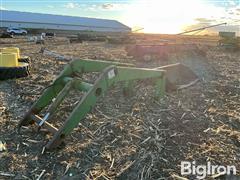 John Deere E0058 Loader & Bucket 