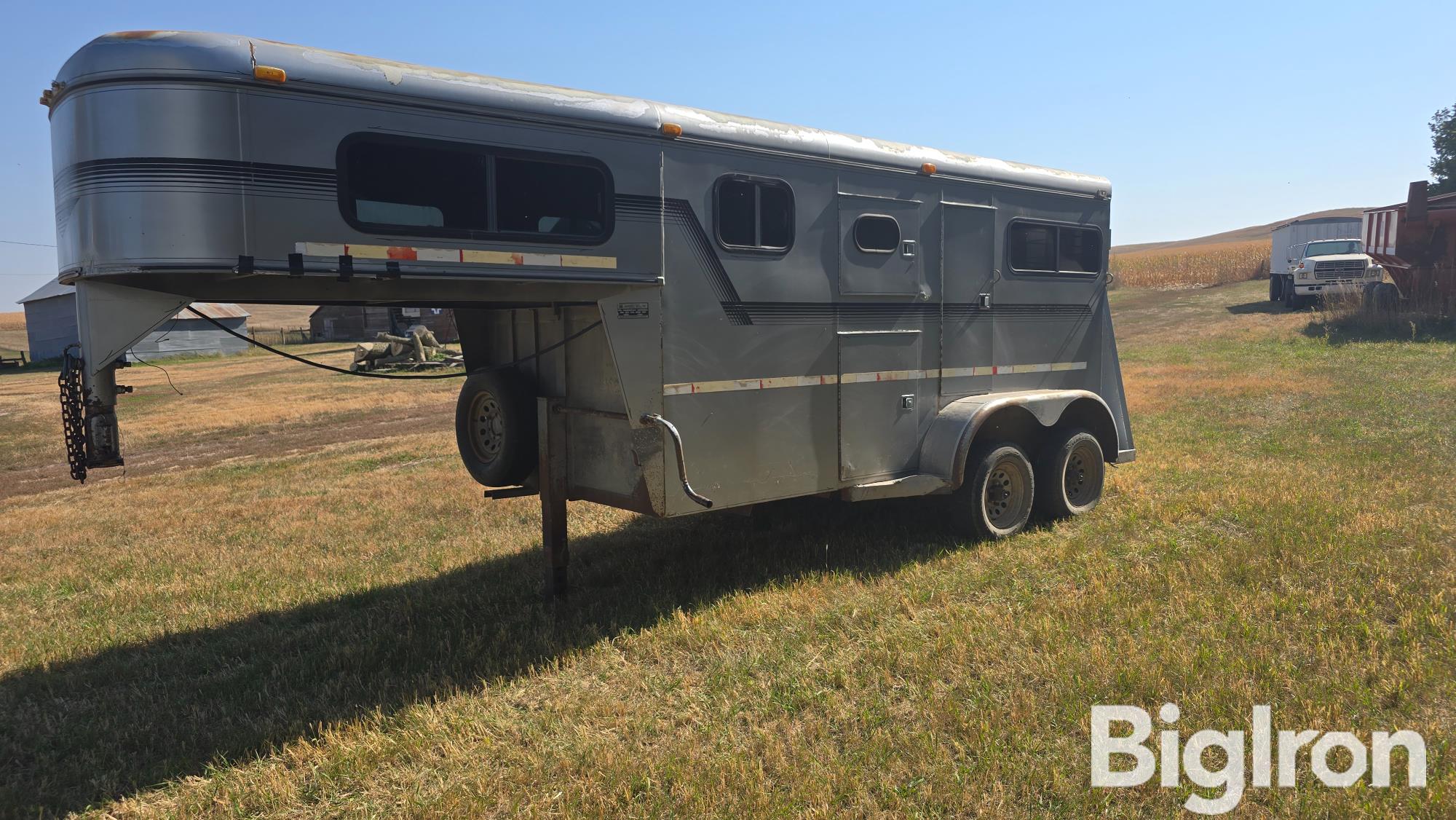 1998 Jackson Apache 2H T/A Gooseneck Horse Trailer 