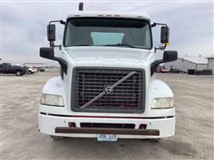 items/01198cd700d1ee11a73d0022489101eb/2005volvovnm64tdaycabsemi_03ce82b9d44c44cd844d9c2c9fcce72a.jpg