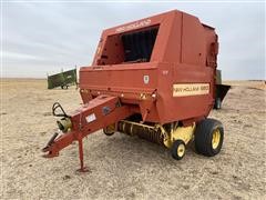 New Holland 660 Round Baler 