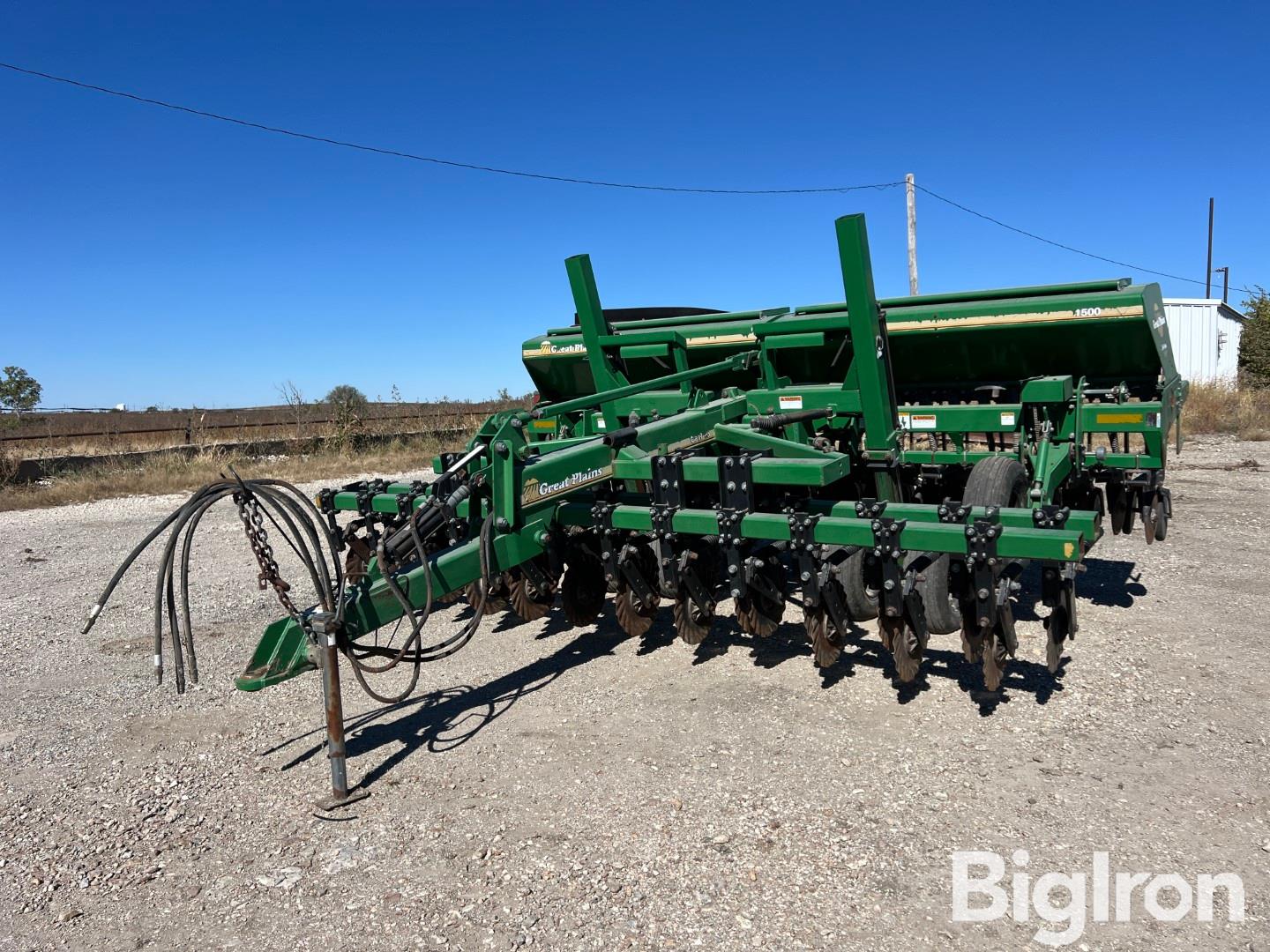 Great Plains 1500 15" Drill W/CPH No-Till Cart 