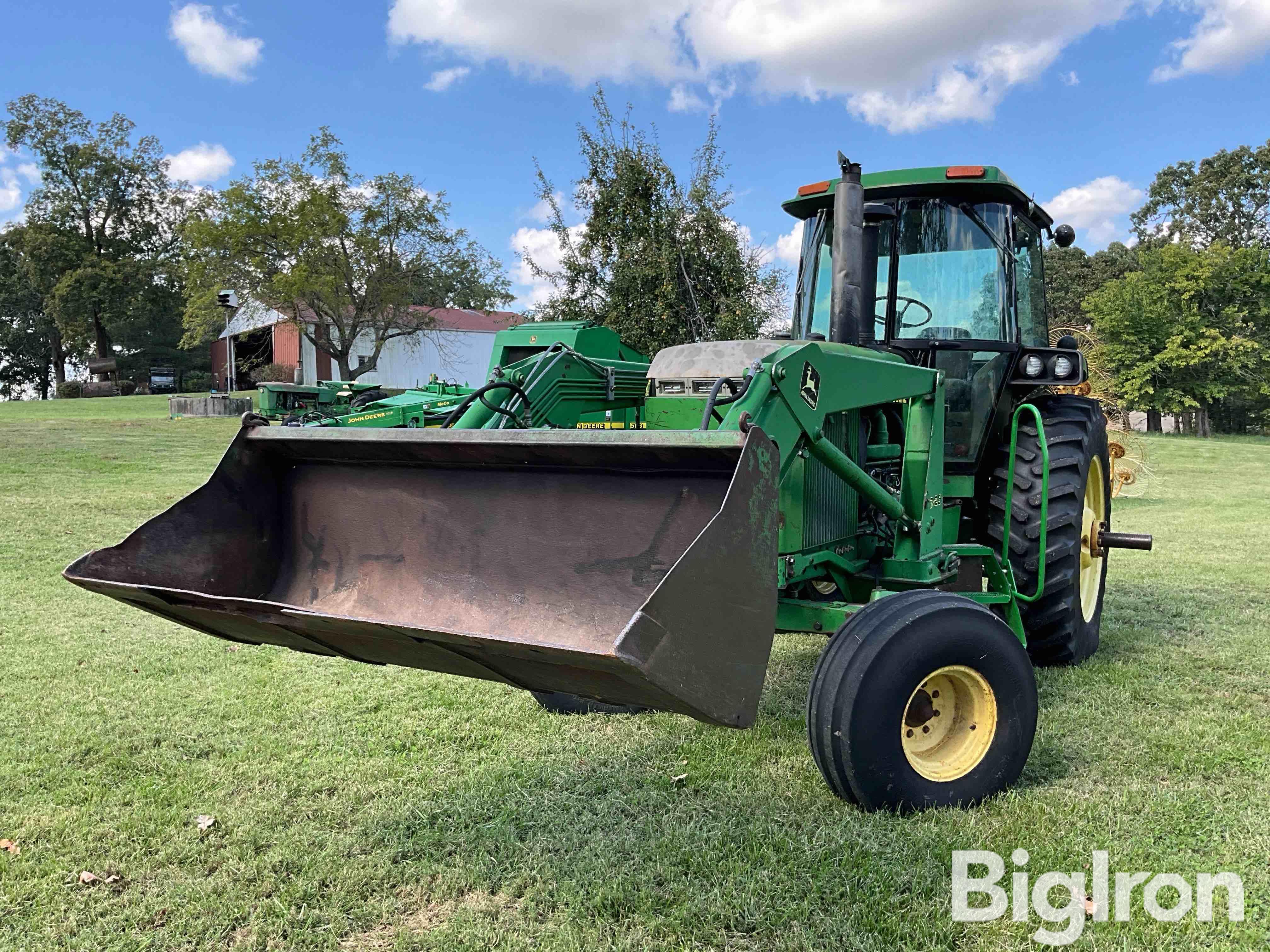 1992 John Deere 4455 2WD Tractor W/725 Loader 