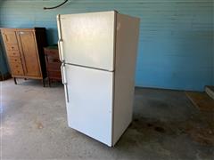 GE Refrigerator 