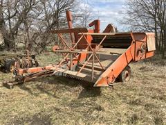 Allis-Chalmers All Crop Harvester 60 Pull-Type Combine 