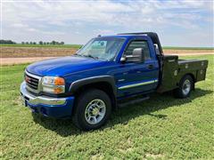 2004 GMC Sierra 2500 4x4 Flatbed Service Pickup 