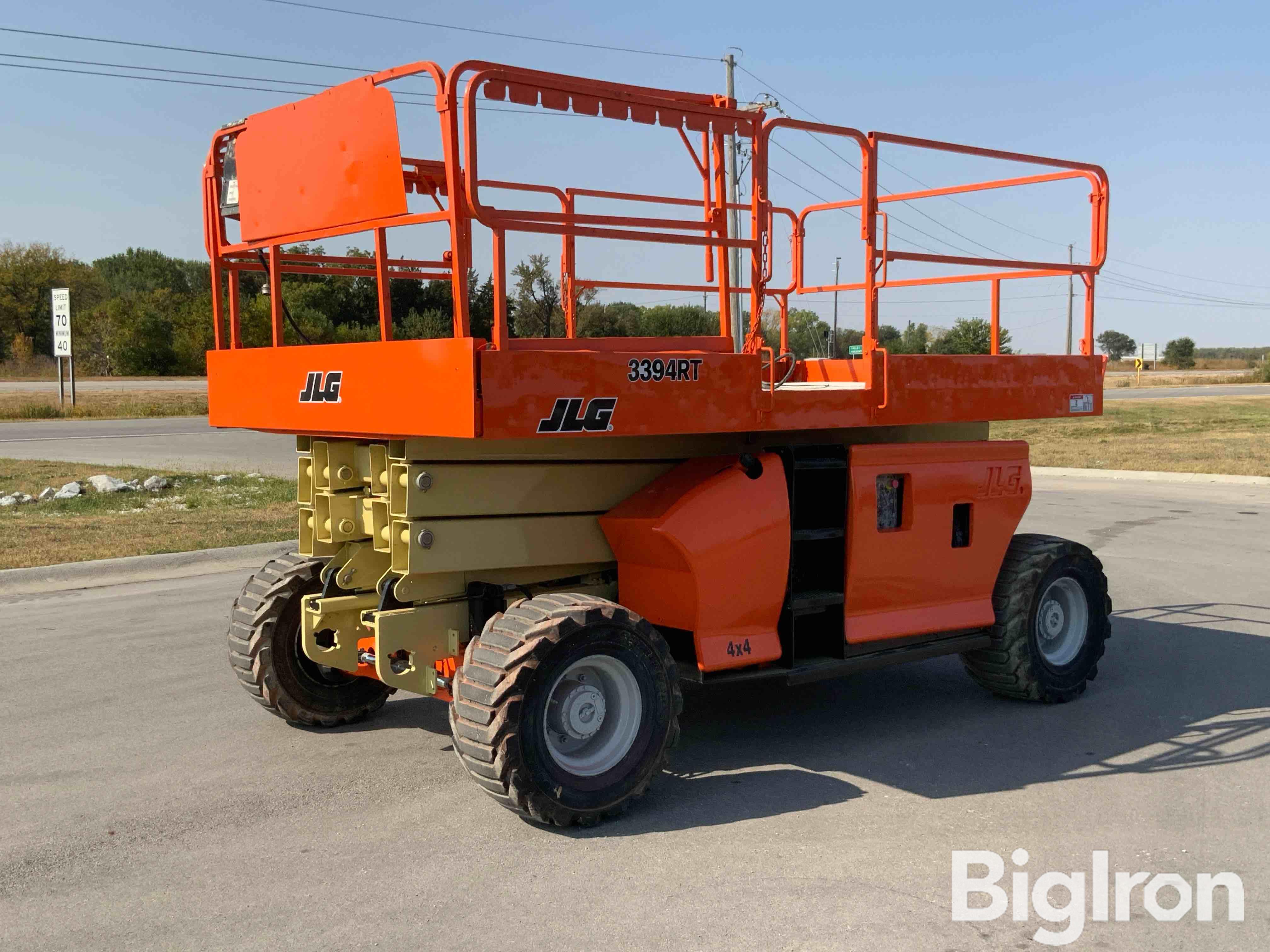 2016 JLG 3394RT Rough Terrain Scissor Lift 