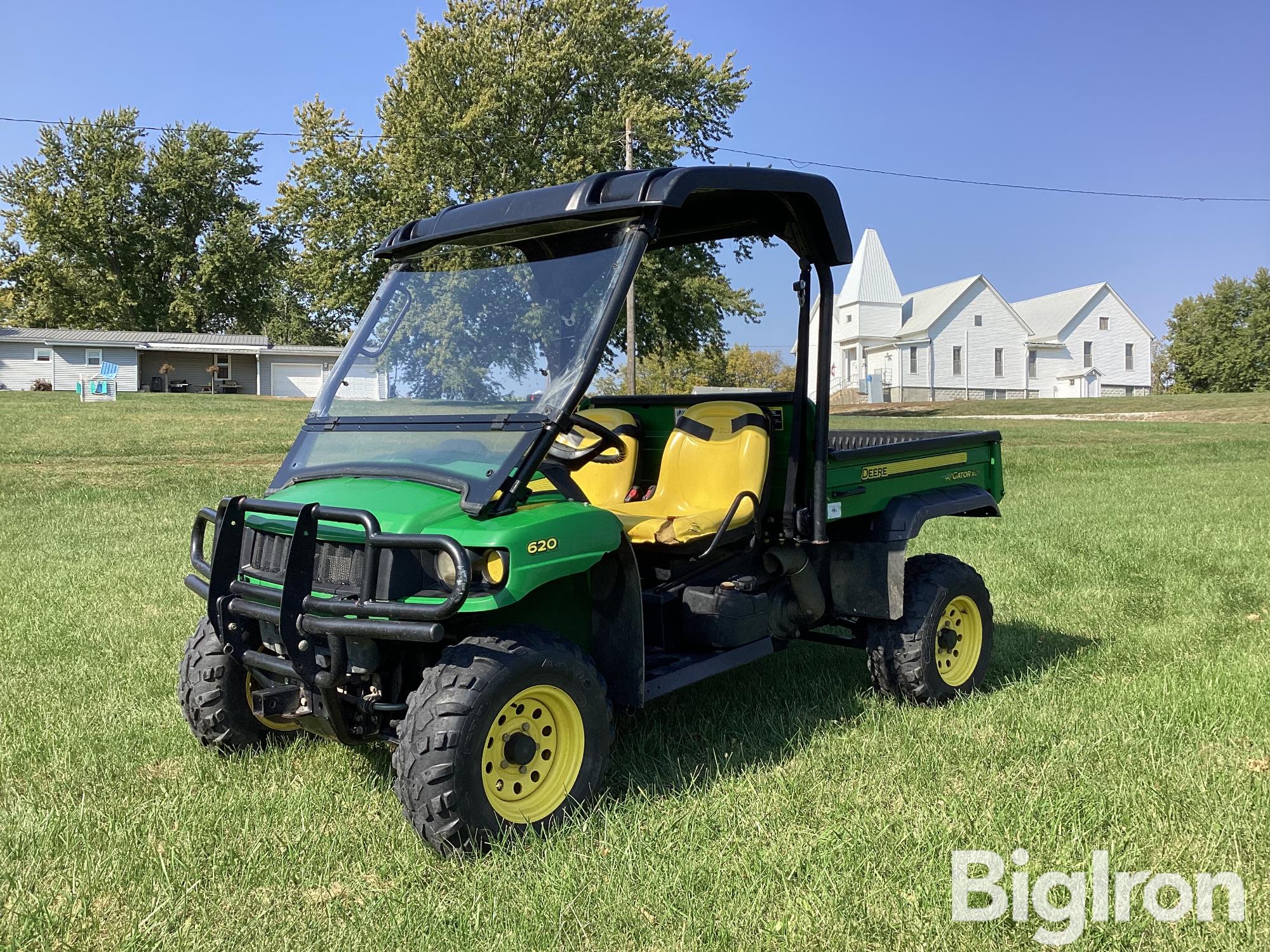 John Deere 620i Gator 4x4 Utility Vehicle 