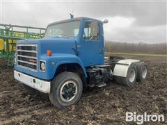 1987 International F2275 T/A Cab & Chassis 