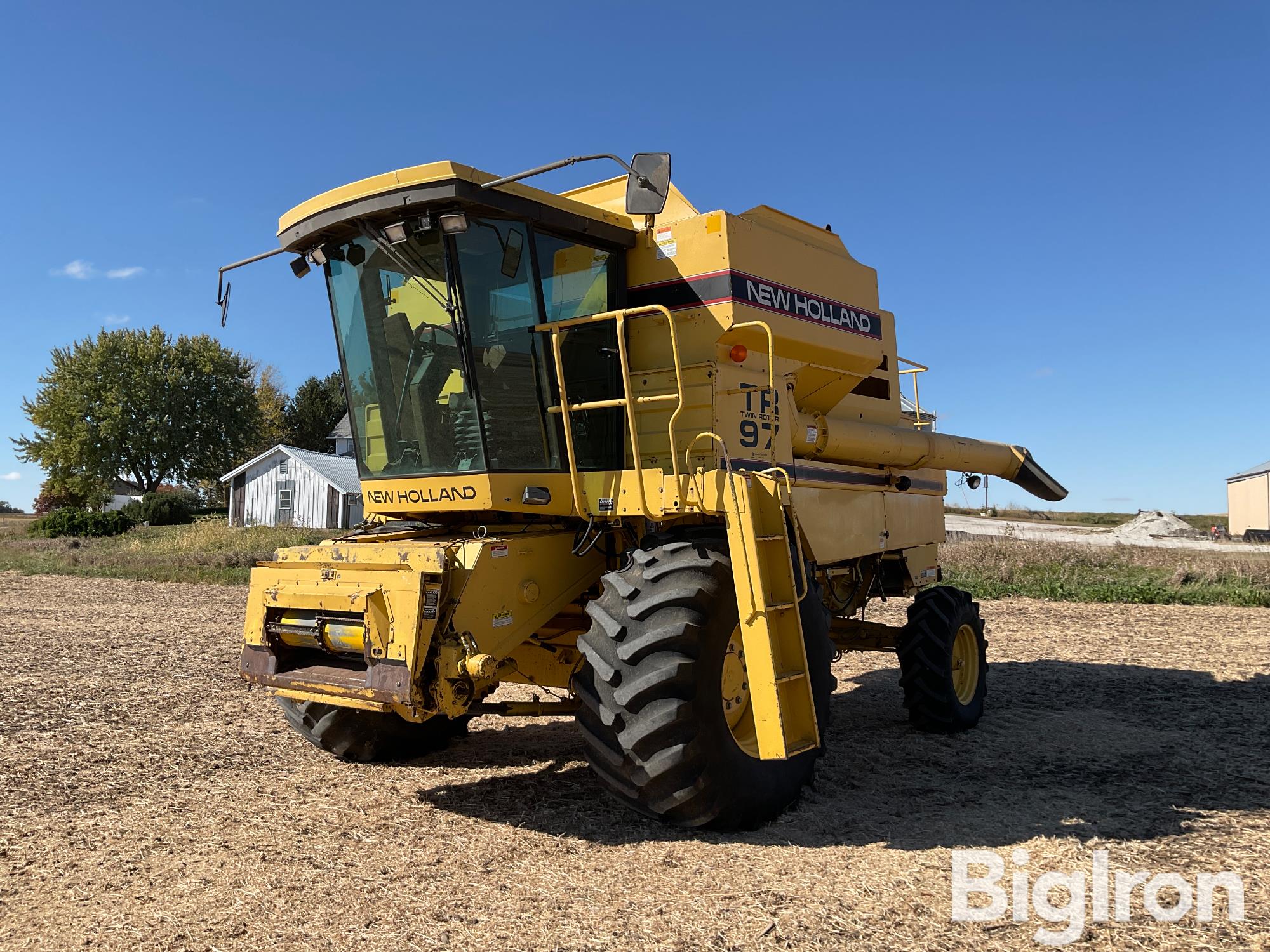 1994 New Holland TR97 2WD Combine 