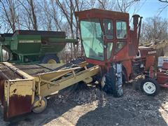 New Idea 708 Grain Hopper Loader 