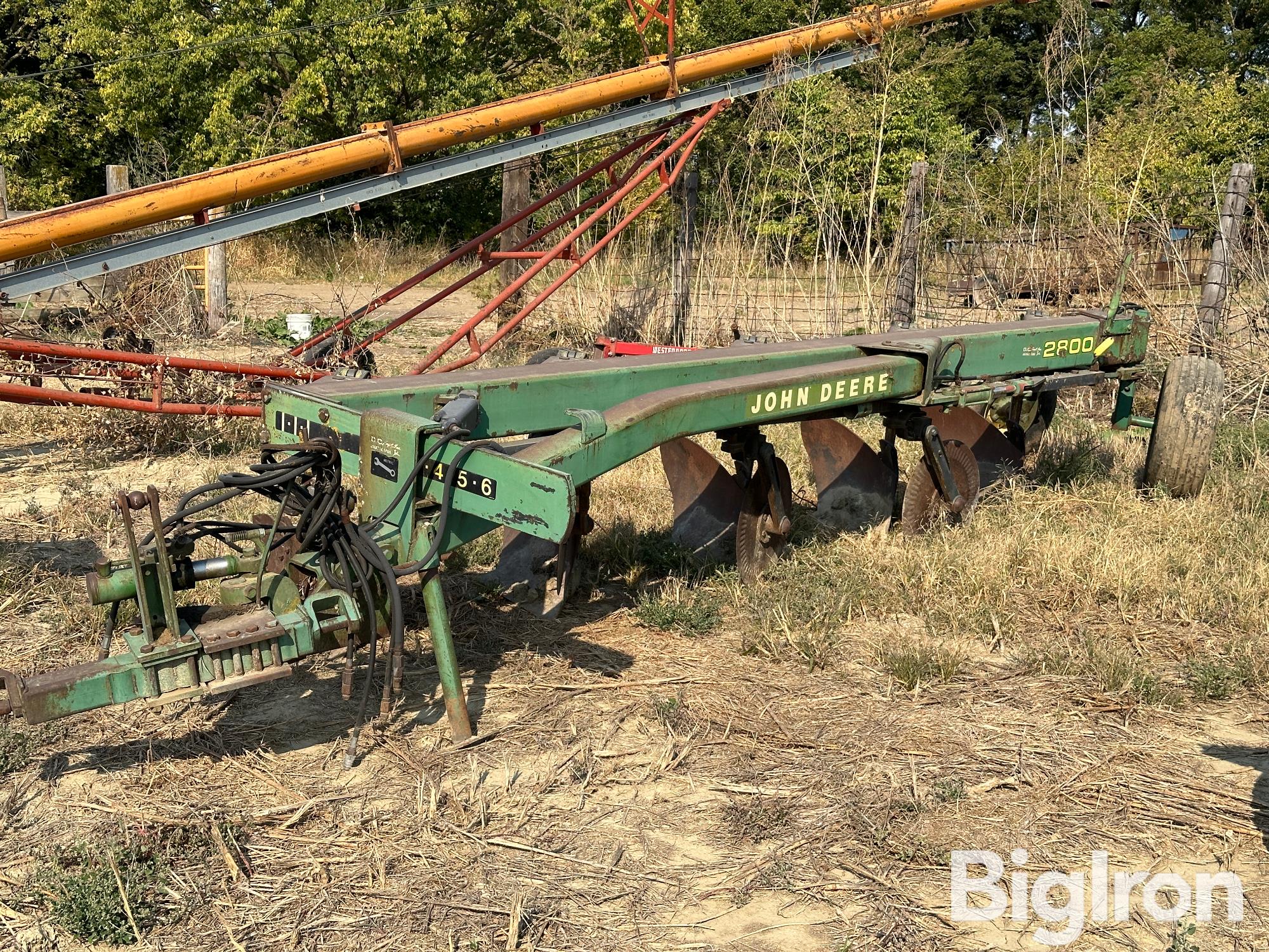 John Deere 2800 Adjustable Width Plow 