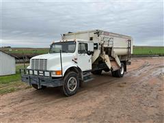 1991 International 4900 S/A Feed Mixer Truck W/Roto-Mix 620-16 Box 