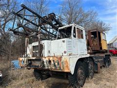 Lorain Truck Crane 