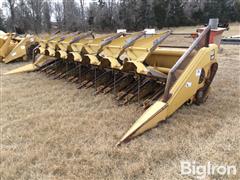 2001 Caterpillar / CLAAS 830 Corn Header 