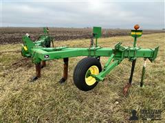 2002 John Deere 915 3-pt 7-Shank V-Ripper 